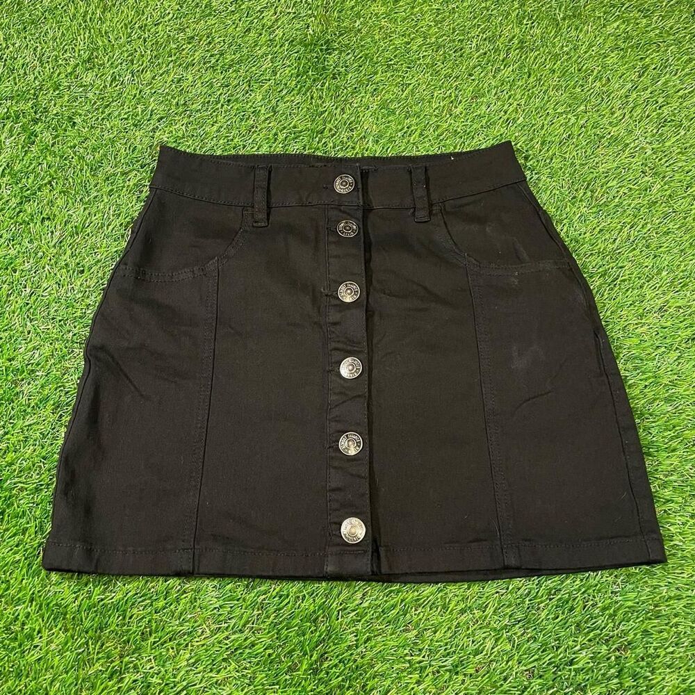 Almost Famous women's black high-waisted gothic mini skirt size 5